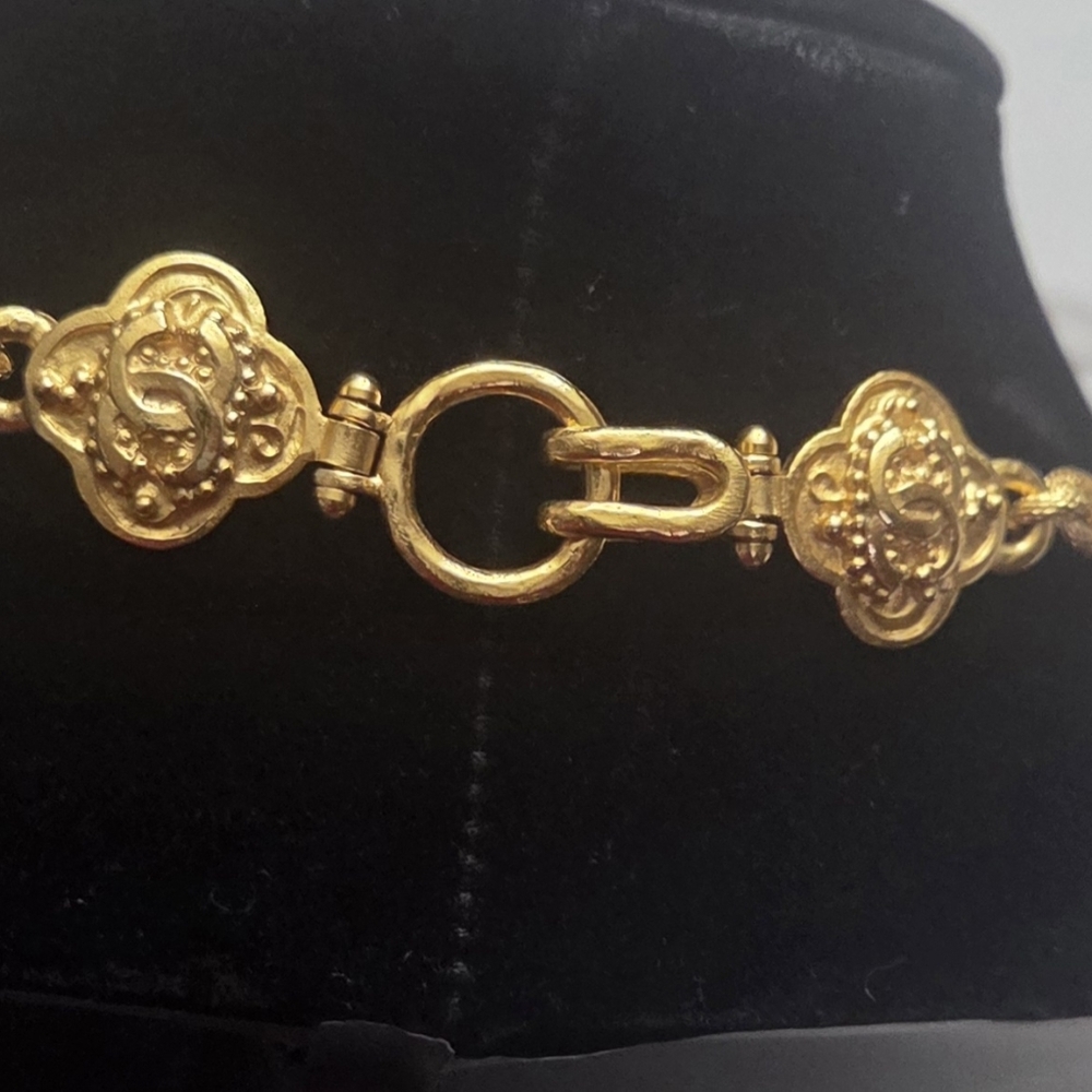 CHANEL Gold Clover Pendant Necklace. SOLD!! - Picture 3 of 7